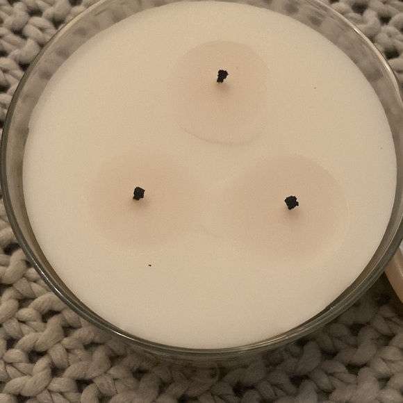 Yankee Candle Coconut Beach - Picture 3 of 5